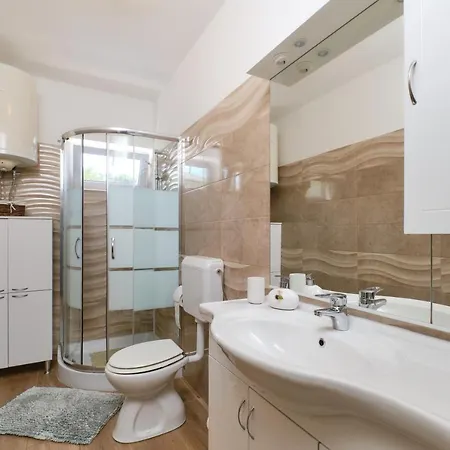 Πανσιόν Sea View Sandra In Mali Lošinj