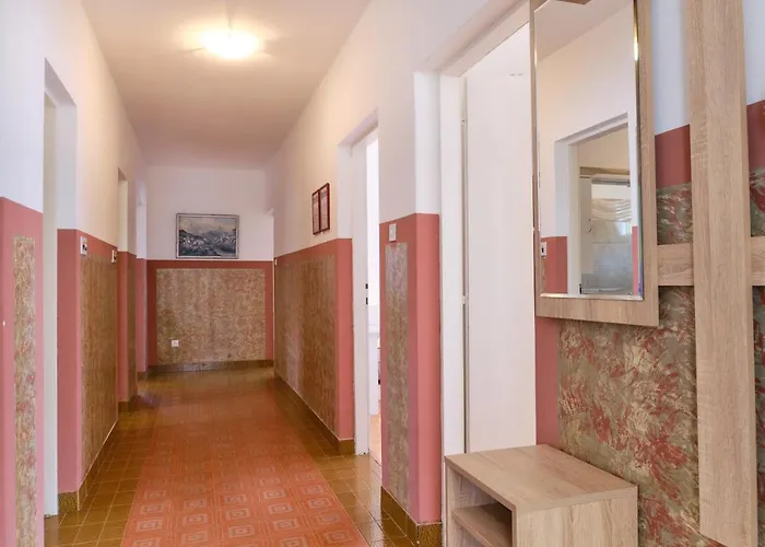 Πανσιόν Sea View Sandra In 4*