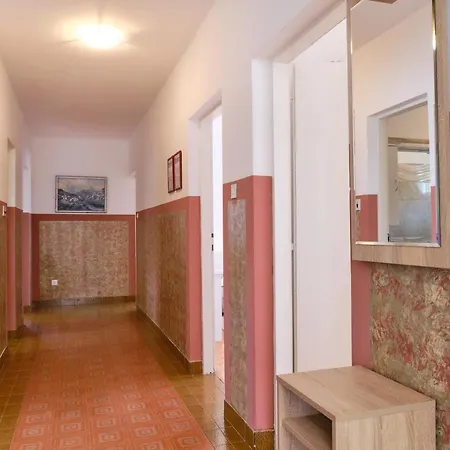 Gostinjska kuća Sea View Sandra In 4*
