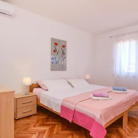 Sea View Sandra In 4*